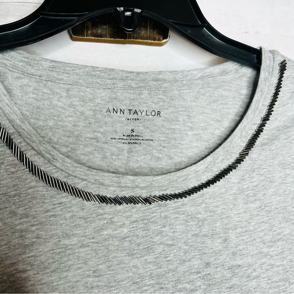 Ann Taylor | New Gray Top - Picture 4 of 4
